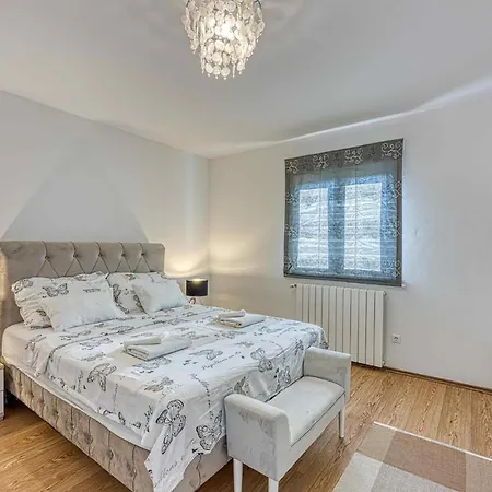 Stunning In Semesterbostad *