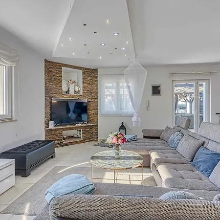 Semesterbostad Stunning In *